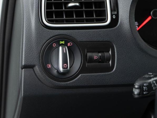 Volkswagen Polo V Рестайлинг с пробегом 2020 года, цена 1 346 077 рублей, 141332 км, седан, Автокод Объявления