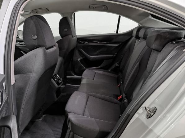 Skoda Octavia IV (A8) с пробегом 2021 года, цена 2 425 000 рублей, 76127 км, лифтбек, Автокод Объявления