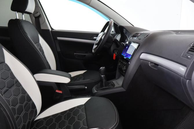 Skoda Octavia II (A5) Рестайлинг с пробегом 2012 года, цена 699 000 рублей, 204000 км, лифтбек, Автокод Объявления
