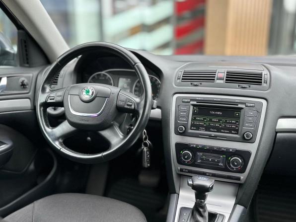 Skoda Octavia II (A5) Рестайлинг с пробегом 2011 года, цена 779 000 рублей, 183560 км, лифтбек, Автокод Объявления
