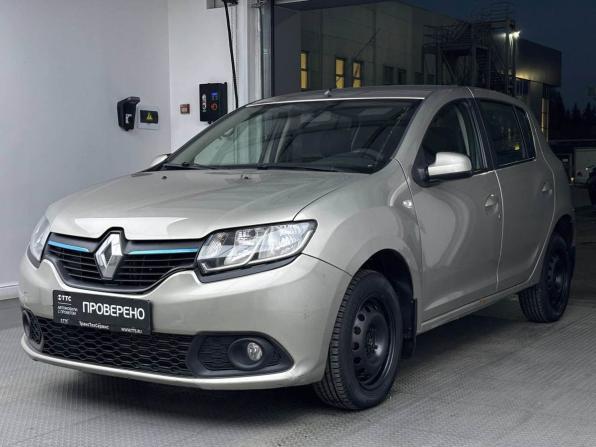Renault Sandero II с пробегом 2015 года, цена 690 000 рублей, 89426 км, хэтчбек, Автокод Объявления