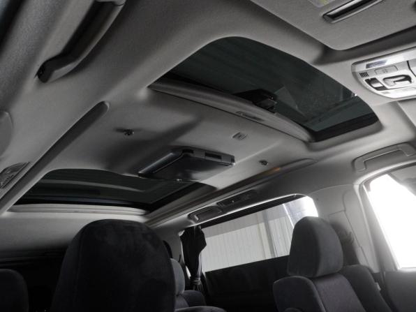 Toyota Vellfire I с пробегом 2010 года, цена 2 120 000 рублей, 270777 км, минивэн, Автокод Объявления