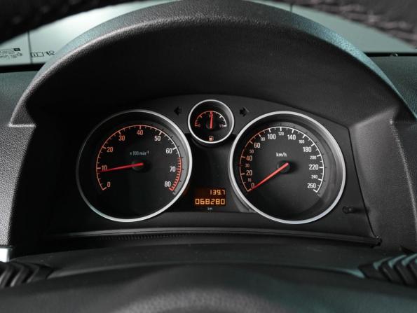 Opel Astra H Рестайлинг с пробегом 2013 года, цена 1 079 000 рублей, 68280 км, седан, Автокод Объявления