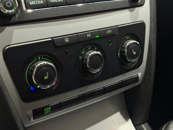 Skoda Octavia II (A5) Рестайлинг с пробегом 2011 года, цена 650 000 рублей, 272455 км, лифтбек, Автокод Объявления