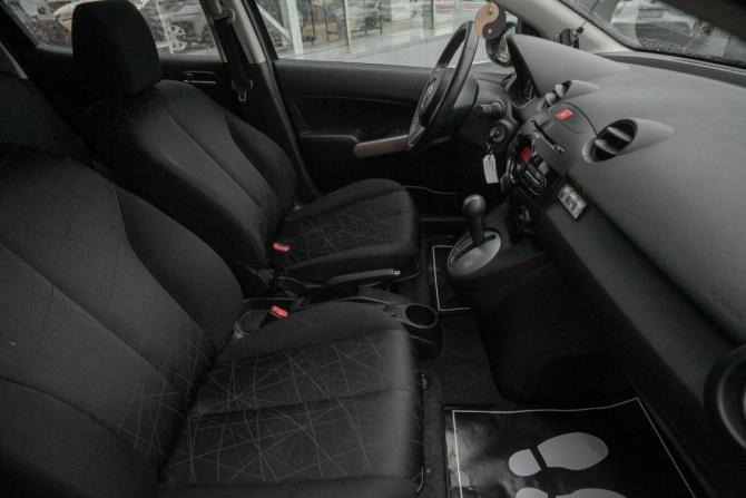 Mazda 2 II Рестайлинг (DE2) с пробегом 2011 года, цена 935 000 рублей, 56000 км, хэтчбек, Автокод Объявления