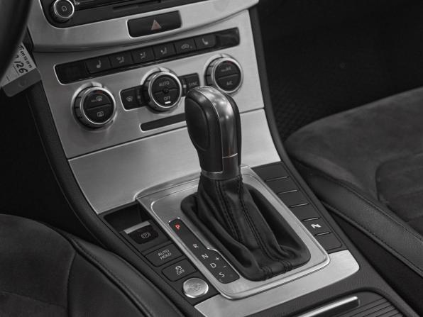 Volkswagen Passat B7 с пробегом 2013 года, цена 999 000 рублей, 171300 км, седан, Автокод Объявления