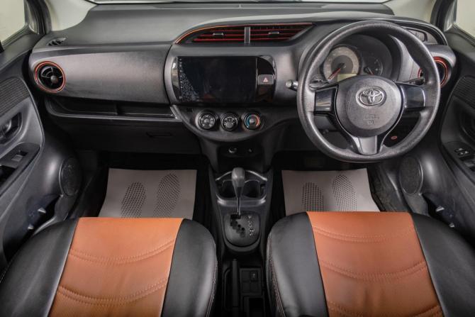 Toyota Vitz III (XP130) Рестайлинг 2 с пробегом 2017 года, цена 999 000 рублей, 174000 км, хэтчбек, Автокод Объявления