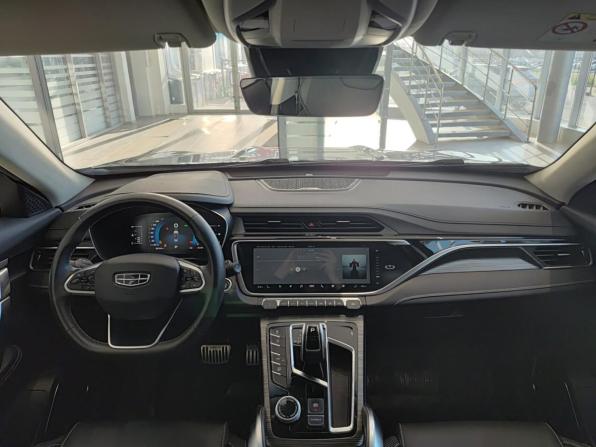 Geely Atlas Pro с пробегом 2022 года, цена 1 900 000 рублей, 55032 км, внедорожник, Автокод Объявления