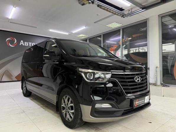 Hyundai H-1 II Рестайлинг 2 с пробегом 2019 года, цена 3 300 000 рублей, 90000 км, минивэн, Автокод Объявления