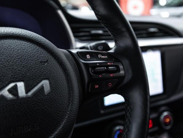 Kia Rio IV Рестайлинг с пробегом 2021 года, цена 1 790 700 рублей, 58865 км, седан, Автокод Объявления