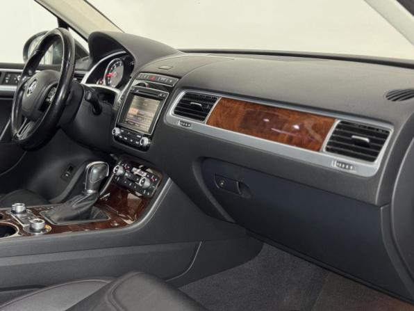 Volkswagen Touareg II Рестайлинг с пробегом 2015 года, цена 2 999 000 рублей, 131754 км, внедорожник, Автокод Объявления
