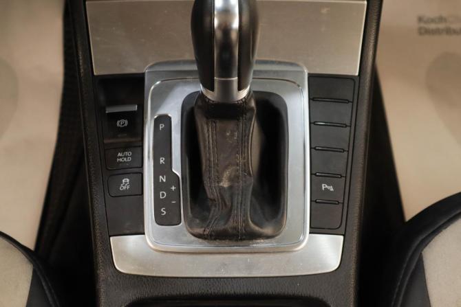 Volkswagen Passat B7 с пробегом 2011 года, цена 1 049 000 рублей, 215571 км, седан, Автокод Объявления