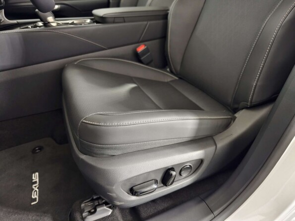 Lexus RX V с пробегом 2024 года, цена 11 990 000 рублей, 70 км, внедорожник, Автокод Объявления