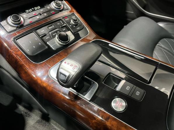 Audi A8 III (D4) с пробегом 2012 года, цена 1 650 000 рублей, 256502 км, седан, Автокод Объявления