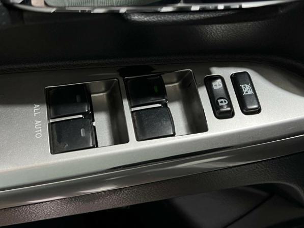 Toyota Land Cruiser 200 Series Рестайлинг 1 с пробегом 2012 года, цена 3 000 000 рублей, 550000 км, внедорожник, Автокод Объявления