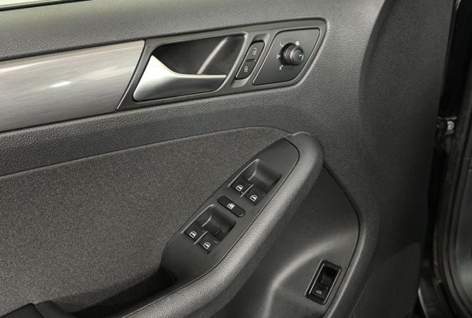 Volkswagen Jetta VI Рестайлинг с пробегом 2016 года, цена 1 385 000 рублей, 133105 км, седан, Автокод Объявления