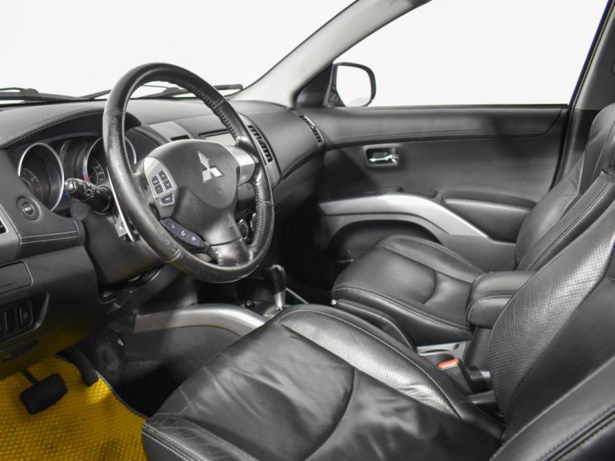 Mitsubishi Outlander II Рестайлинг Санкт-Петербург  - изображение 10