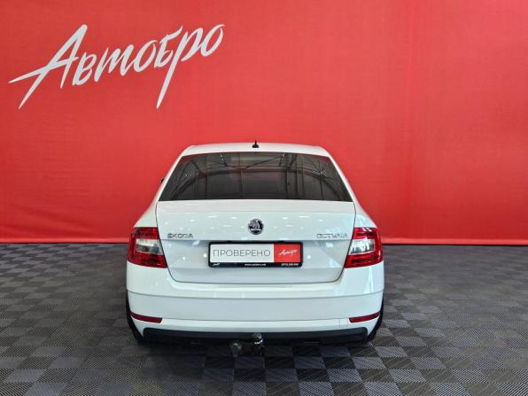 Skoda Octavia III (A7) Рестайлинг с пробегом 2017 года, цена 1 339 000 рублей, 189405 км, лифтбек, Автокод Объявления