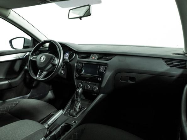 Skoda Octavia III (A7) Рестайлинг с пробегом 2019 года, цена 1 699 585 рублей, 117877 км, лифтбек, Автокод Объявления