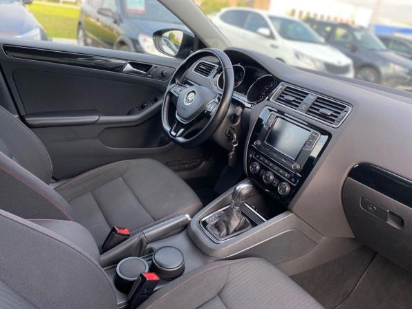 Volkswagen Jetta VI Рестайлинг с пробегом 2017 года, цена 1 550 000 рублей, 104000 км, седан, Автокод Объявления