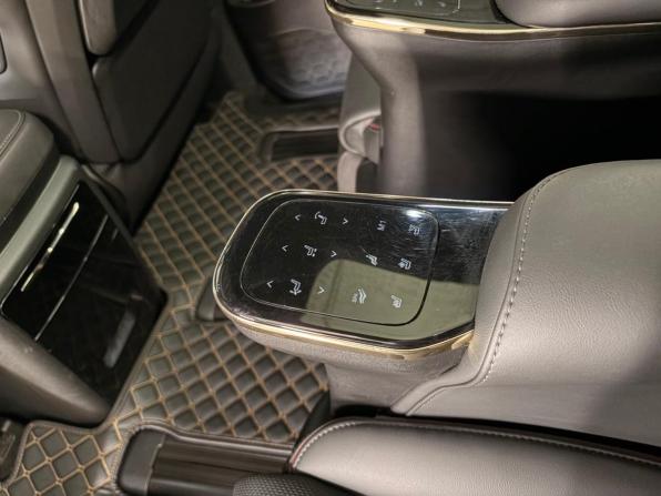 GAC M8 с пробегом 2024 года, цена 4 799 000 рублей, 17798 км, минивэн, Автокод Объявления
