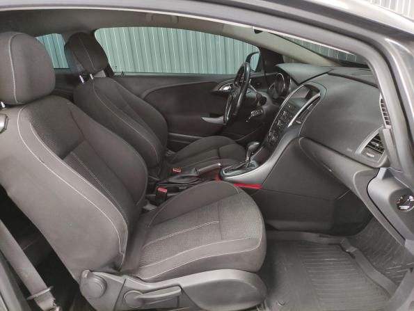 Opel Astra J Рестайлинг с пробегом 2012 года, цена 575 000 рублей, 259767 км, хэтчбек, Автокод Объявления