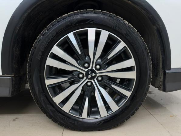 Mitsubishi Outlander III Рестайлинг 3 с пробегом 2018 года, цена 2 740 000 рублей, 53902 км, внедорожник, Автокод Объявления