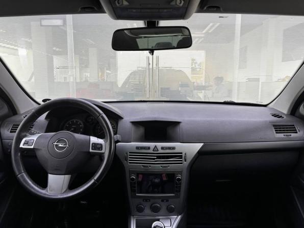 Opel Astra H Рестайлинг с пробегом 2013 года, цена 499 000 рублей, 238775 км, седан, Автокод Объявления