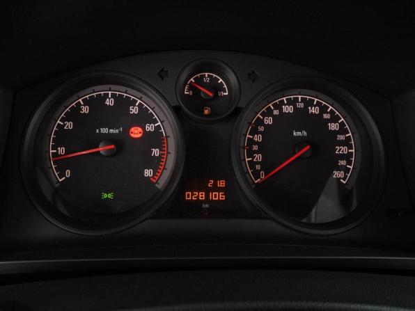 Opel Zafira B Рестайлинг с пробегом 2011 года, цена 1 220 000 рублей, 28106 км, компактвэн, Автокод Объявления