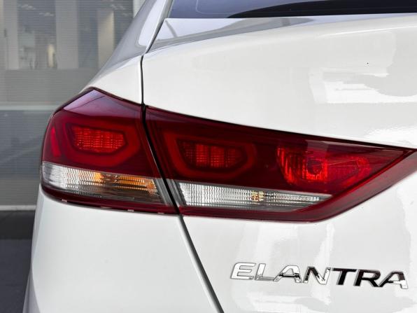 Hyundai Elantra VI (AD) с пробегом 2016 года, цена 1 300 000 рублей, 181455 км, седан, Автокод Объявления