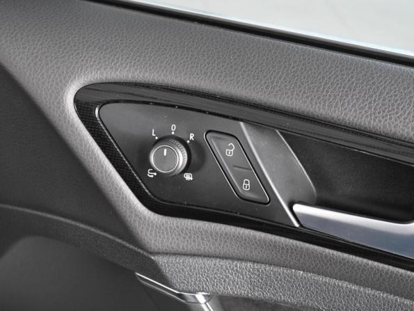 Volkswagen Golf VII Рестайлинг с пробегом 2018 года, цена 1 379 000 рублей, 258099 км, универсал, Автокод Объявления
