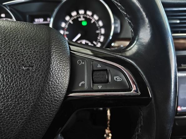 Skoda Superb II Рестайлинг с пробегом 2013 года, цена 1 100 000 рублей, 211140 км, лифтбек, Автокод Объявления