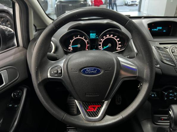 Ford Fiesta Mk6 Рестайлинг с пробегом 2018 года, цена 1 000 000 рублей, 53369 км, седан, Автокод Объявления