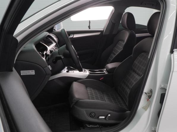 Audi A4 IV (B8) Рестайлинг с пробегом 2012 года, цена 1 099 000 рублей, 304751 км, седан, Автокод Объявления