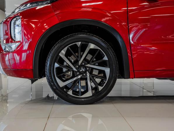 Mitsubishi Outlander IV с пробегом 2023 года, цена 3 946 000 рублей, 30556 км, внедорожник, Автокод Объявления