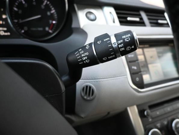 Land Rover Range Rover Evoque I с пробегом 2015 года, цена 1 999 000 рублей, 155189 км, внедорожник, Автокод Объявления