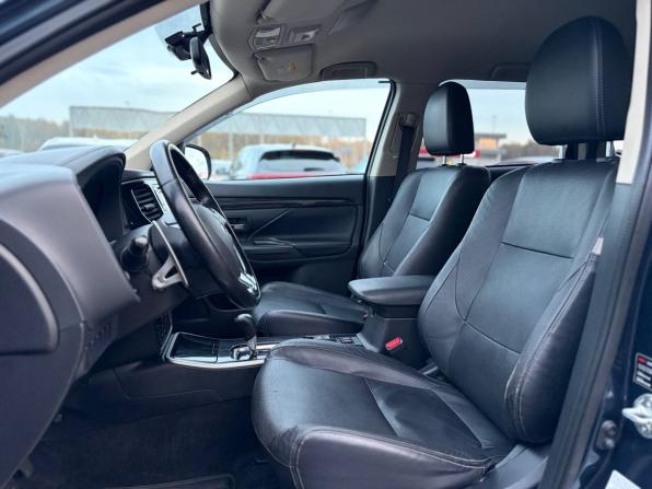 Mitsubishi Outlander III Рестайлинг 2 с пробегом 2017 года, цена 1 575 000 рублей, 212000 км, внедорожник, Автокод Объявления