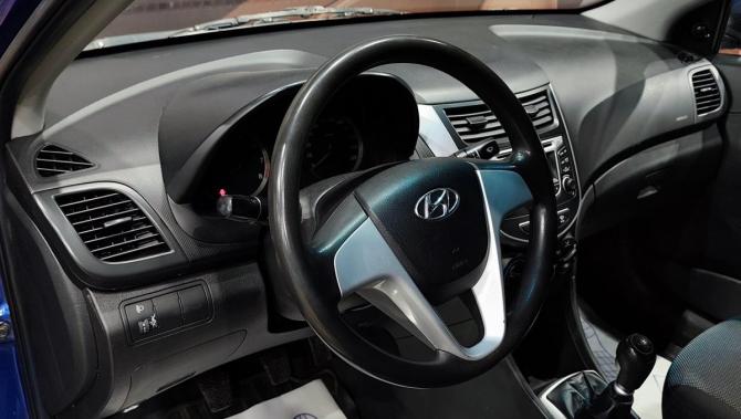 Hyundai Solaris I с пробегом 2011 года, цена 698 000 рублей, 240254 км, седан, Автокод Объявления