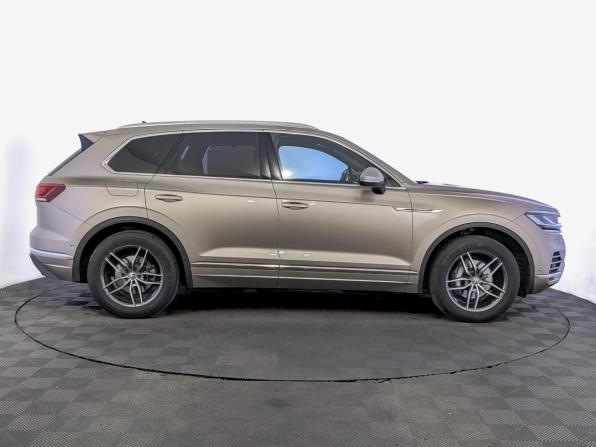 Volkswagen Touareg III с пробегом 2019 года, цена 4 430 000 рублей, 108625 км, внедорожник, Автокод Объявления