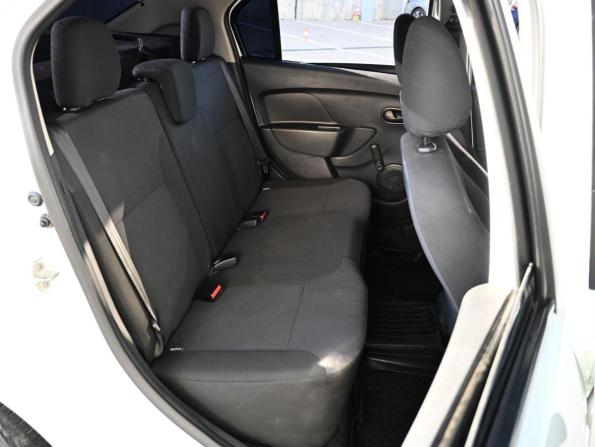 Renault Logan II Рестайлинг с пробегом 2018 года, цена 954 000 рублей, 107728 км, седан, Автокод Объявления