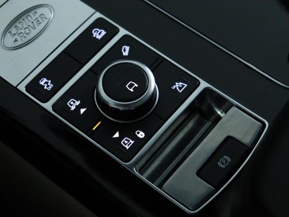 Land Rover Range Rover IV Рестайлинг с пробегом 2018 года, цена 4 850 010 рублей, 255115 км, внедорожник, Автокод Объявления