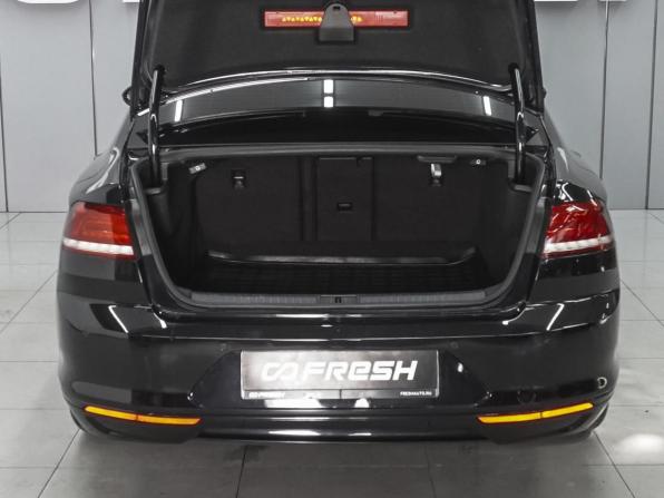 Volkswagen Passat B8 с пробегом 2017 года, цена 1 940 000 рублей, 247816 км, седан, Автокод Объявления