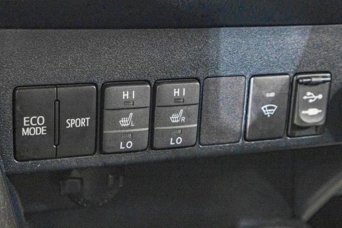 Toyota RAV4 IV (XA40) с пробегом 2013 года, цена 1 859 000 рублей, 179000 км, внедорожник, Автокод Объявления