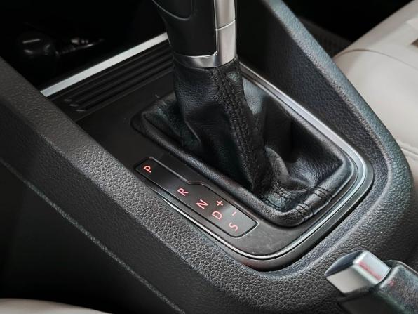 Volkswagen Jetta VI Рестайлинг с пробегом 2018 года, цена 1 360 000 рублей, 65016 км, седан, Автокод Объявления