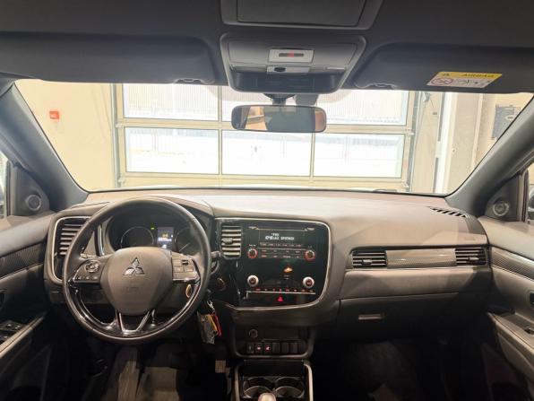 Mitsubishi Outlander III Рестайлинг 3 с пробегом 2021 года, цена 2 545 000 рублей, 81000 км, внедорожник, Автокод Объявления
