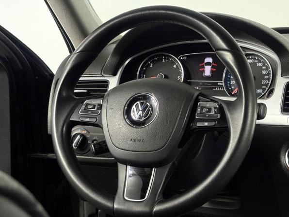 Volkswagen Touareg II Рестайлинг с пробегом 2014 года, цена 2 040 000 рублей, 347266 км, внедорожник, Автокод Объявления