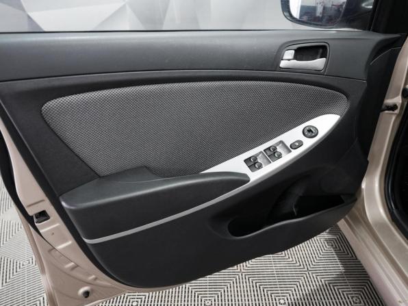 Hyundai Solaris I с пробегом 2013 года, цена 635 000 рублей, 189000 км, седан, Автокод Объявления
