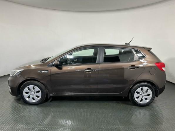 Kia Rio III Рестайлинг с пробегом 2017 года, цена 1 000 000 рублей, 100771 км, седан, Автокод Объявления