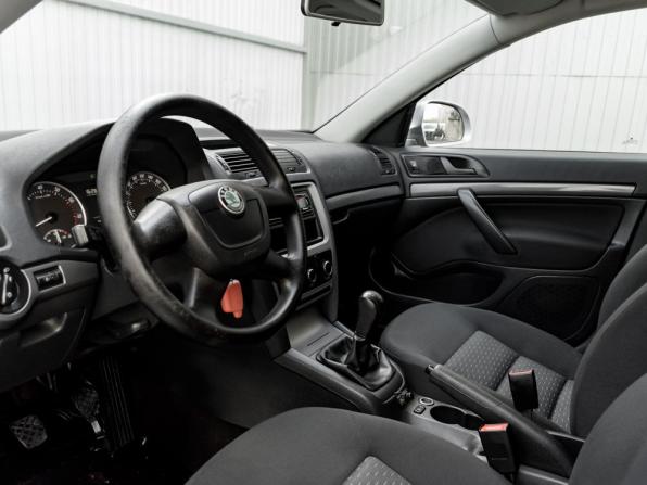 Skoda Octavia II (A5) Рестайлинг с пробегом 2011 года, цена 790 000 рублей, 172649 км, лифтбек, Автокод Объявления