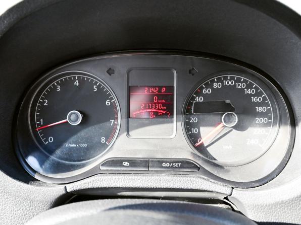 Volkswagen Polo V с пробегом 2011 года, цена 659 000 рублей, 215000 км, седан, Автокод Объявления